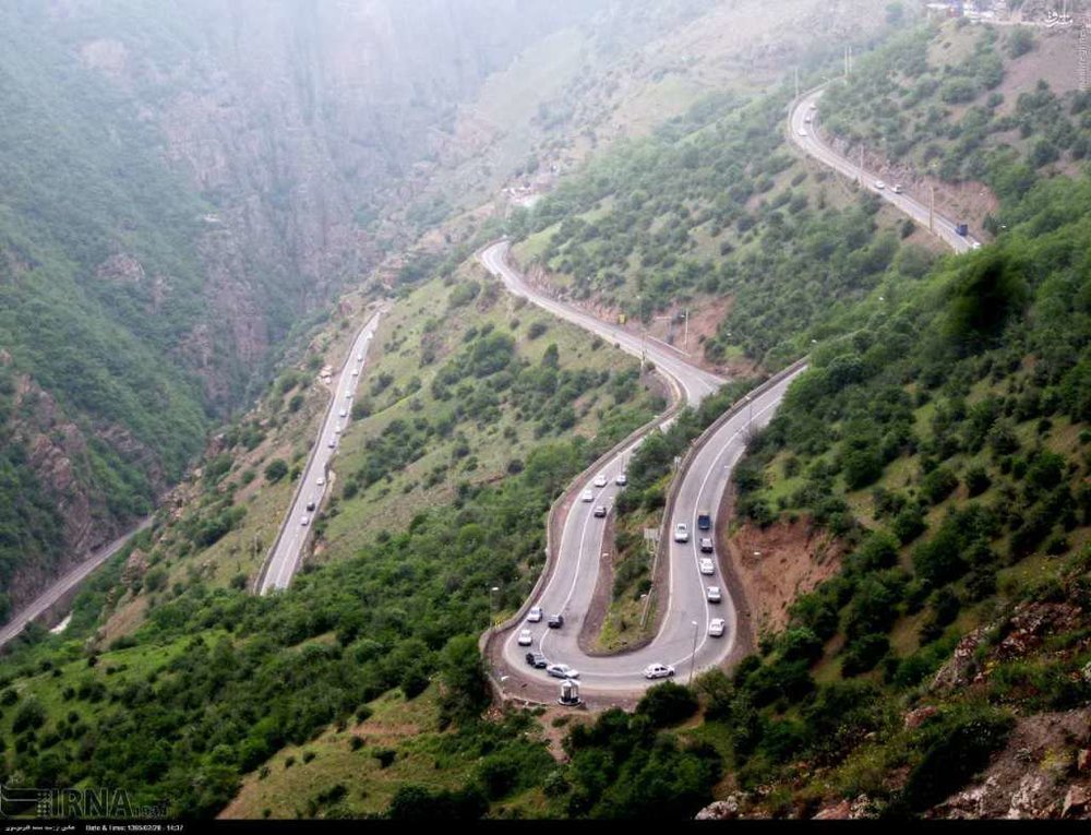 پسماندها به جان جاده چالوس افتاده‌اند