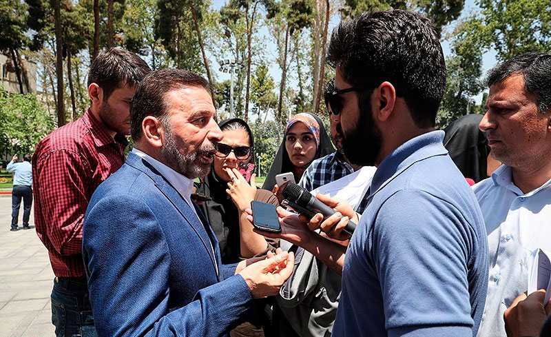 واکنش واعظی به پیشنهاد جنجالی موسویان