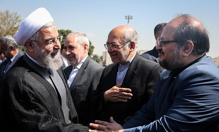 موقعیت پیچیده آقای شریعتمداری موقعیت پیچیده آقای شریعتمداری