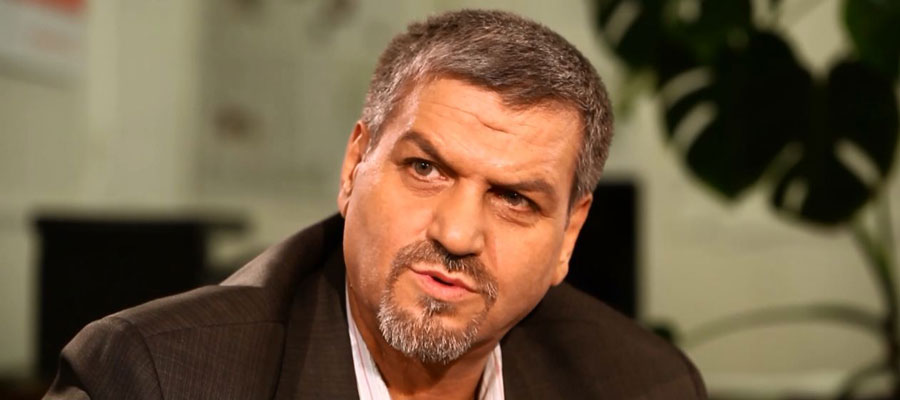 خودمان را درگیر مشکلات پیش پا افتاده مثل حضور بانوان در ورزشگاه کرده‌ایم