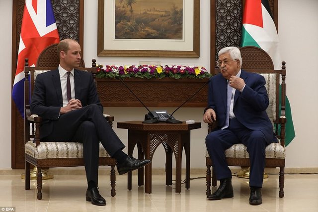 (تصاویر) بازدید شاهزاده ویلیام از اردوگاه فلسطینیان