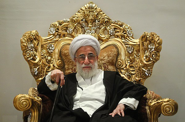 آیت الله جنتی: کاسه و کوزه‌ها را سر من می‌شکنند