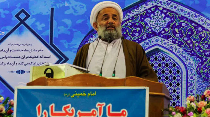 امام‌جمعه بابل: خاک بر سر نماینده‌ای که امضای سوال از رییس‌جمهور را پس می‌گیرد
