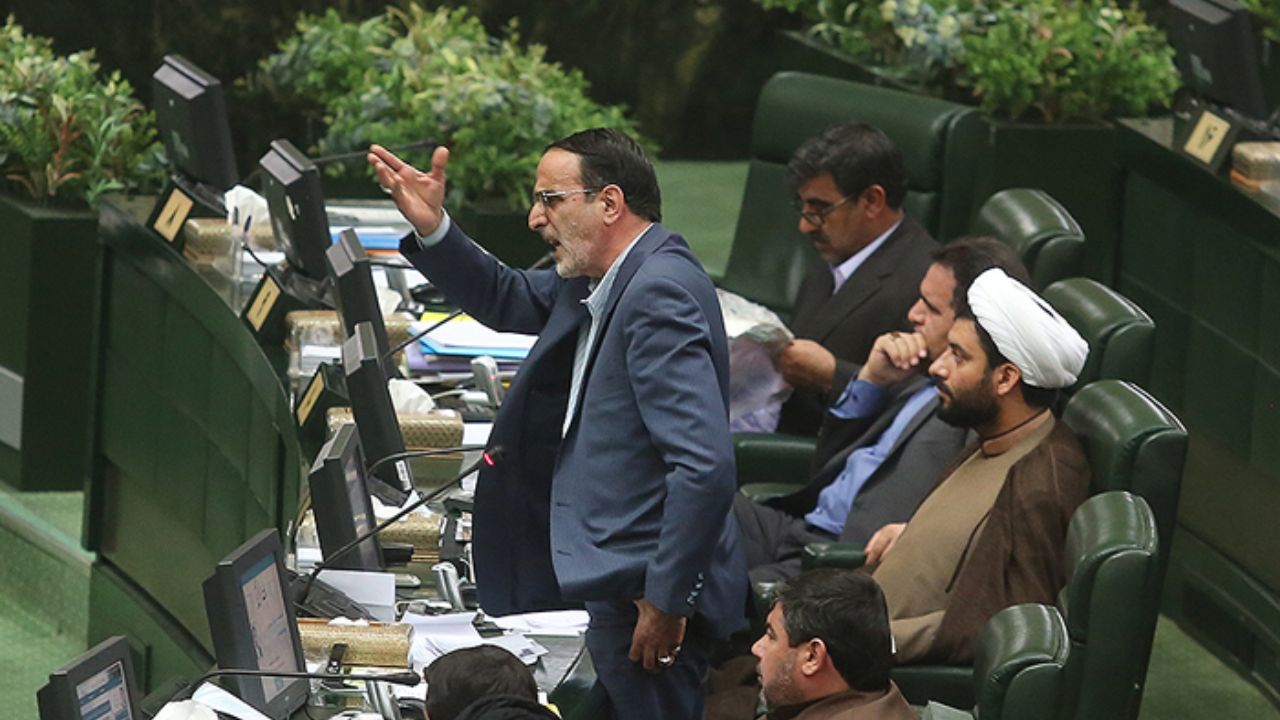 پخش مستند جنجالی توسط کریمی قدوسی در مجلس