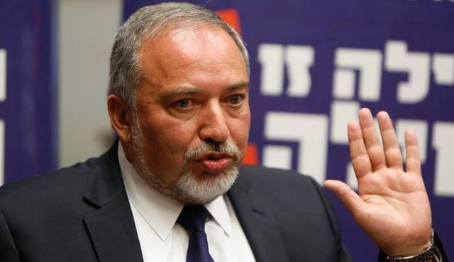 لیبرمن مدعی شد: تحریم‌ها بر ایران فشار می‌آورد