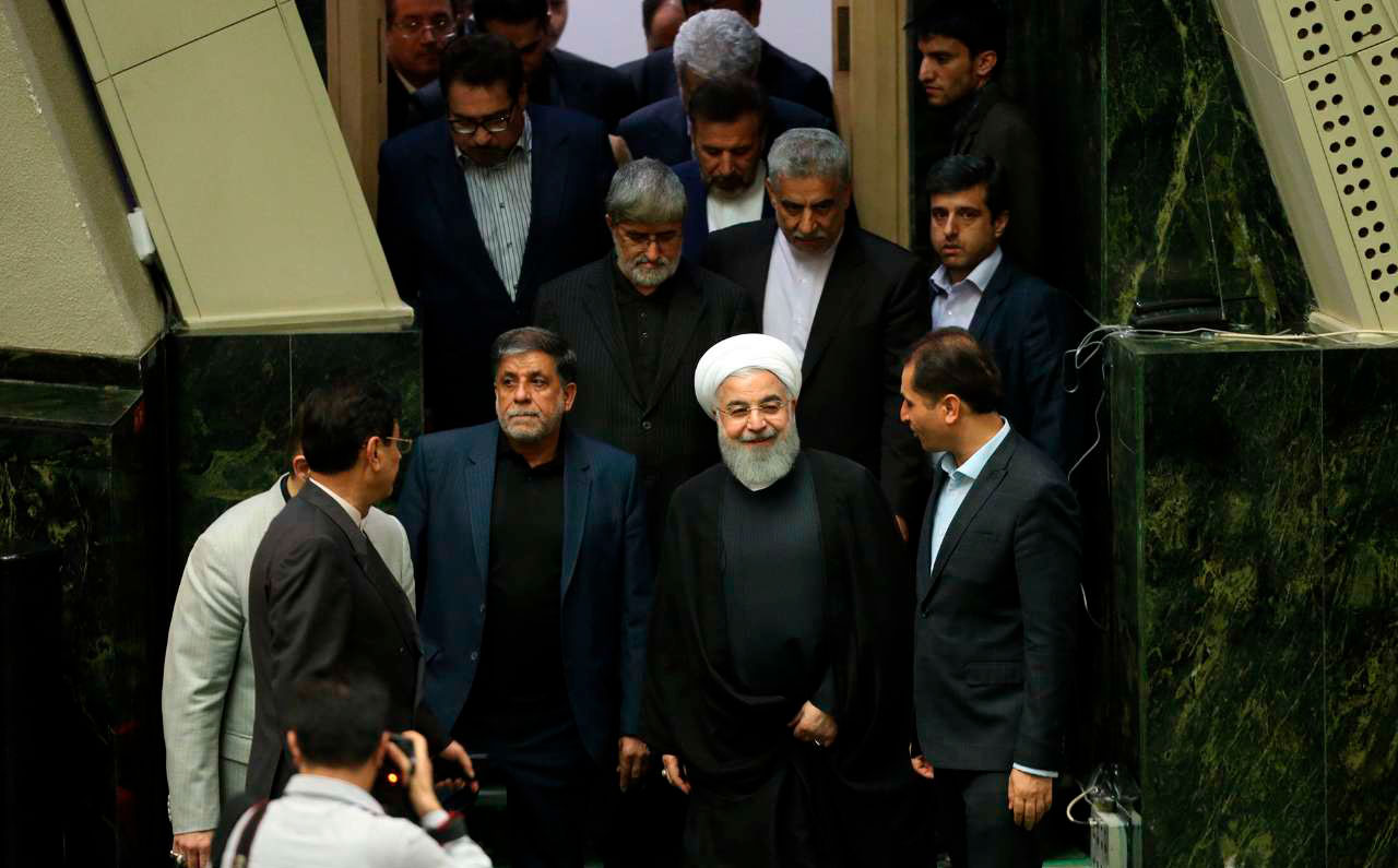 روحانی: بعضی‌ها قبول داشتند که بیایند، اما صدایشان لرزان بود؛ می‌گفتند استخاره خوب درنیامده/ ایران کشور ارزانی است