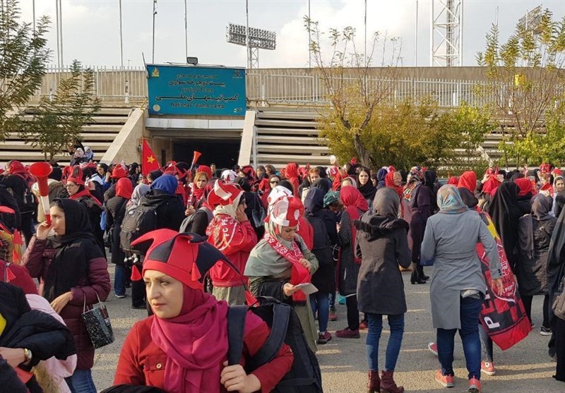 گزارش زنده: حال و هوای ورزشگاه آزادی پیش از بازی پرسپولیس_کاشیما