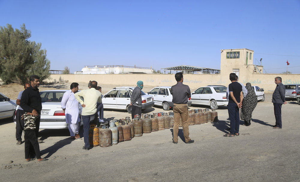 (تصاویر) کمبود گاز در سیستان و بلوچستان داد مردم را درآورد (تصاویر) کمبود گاز در سیستان و بلوچستان داد مردم را درآورد