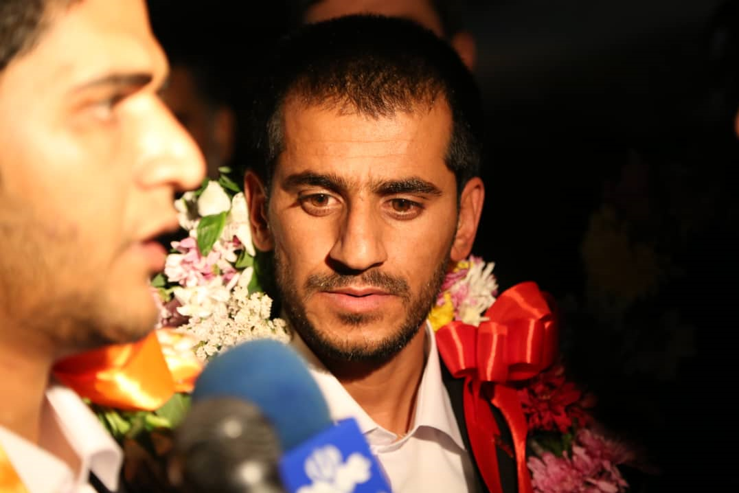 (تصاویر) ۵ تن از مرزبانان آزاد شده میرجاوه به کشور بازگشتند (تصاویر) ۵ تن از مرزبانان آزاد شده میرجاوه به کشور بازگشتند