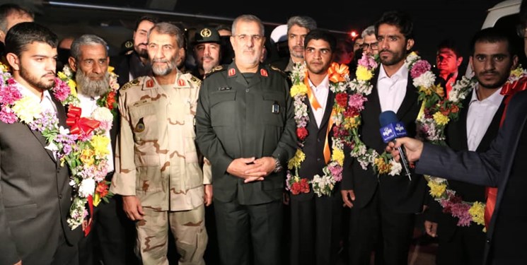 (تصاویر) ۵ تن از مرزبانان آزاد شده میرجاوه به کشور بازگشتند (تصاویر) ۵ تن از مرزبانان آزاد شده میرجاوه به کشور بازگشتند