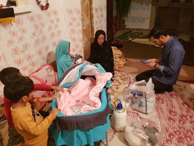 زنی که با دخترش از افغانستان گریخت