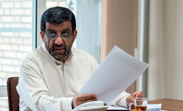 انتقاد روزنامه اصولگرا از ضرغامی: برای کسر جریمه از حقوق ۱۰ میلیونی خود، نفرین همسرتان را به رسانهها کشیدید؟ انتقاد روزنامه اصولگرا از ضرغامی: برای کسر جریمه از حقوق ۱۰ میلیونی خود، نفرین همسرتان را به رسانهها کشیدید؟