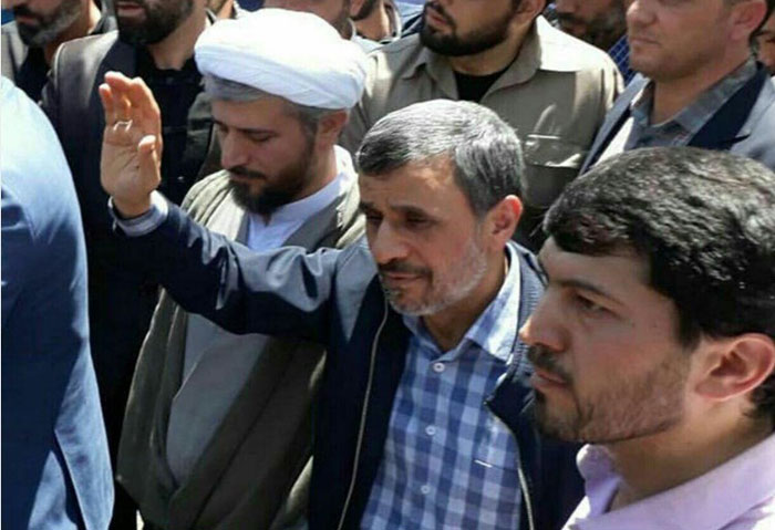 حلقه محمودیه؛ تنها یاران وفادار به احمدی نژاد