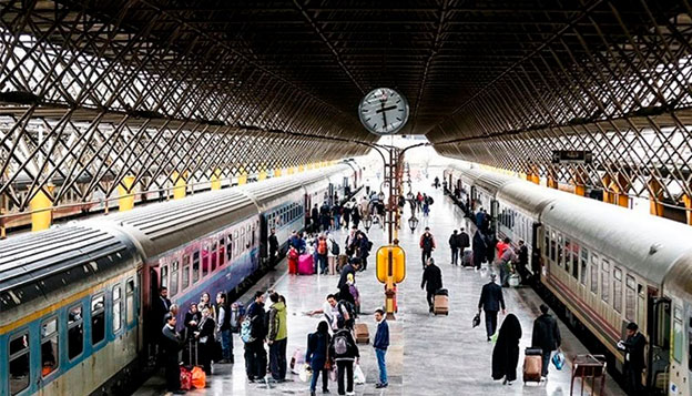 قیمت بلیط قطار تهران مشهد به چه فاکتورهایی بستگی دارد؟