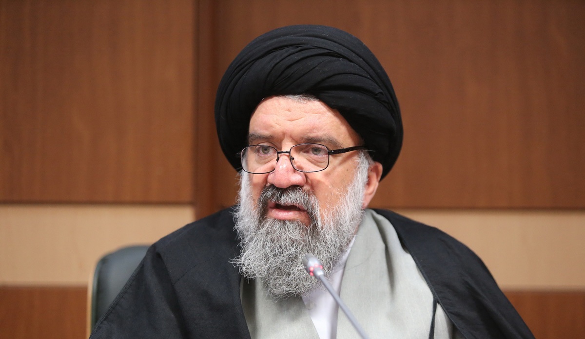 احمد خاتمی: طبیعی است که فکر آینده نظام باشیم