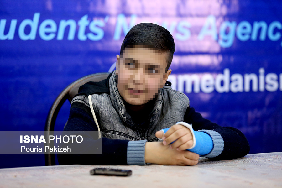 ‌شکستن انگشت دانش آموز شاید توسط معلم