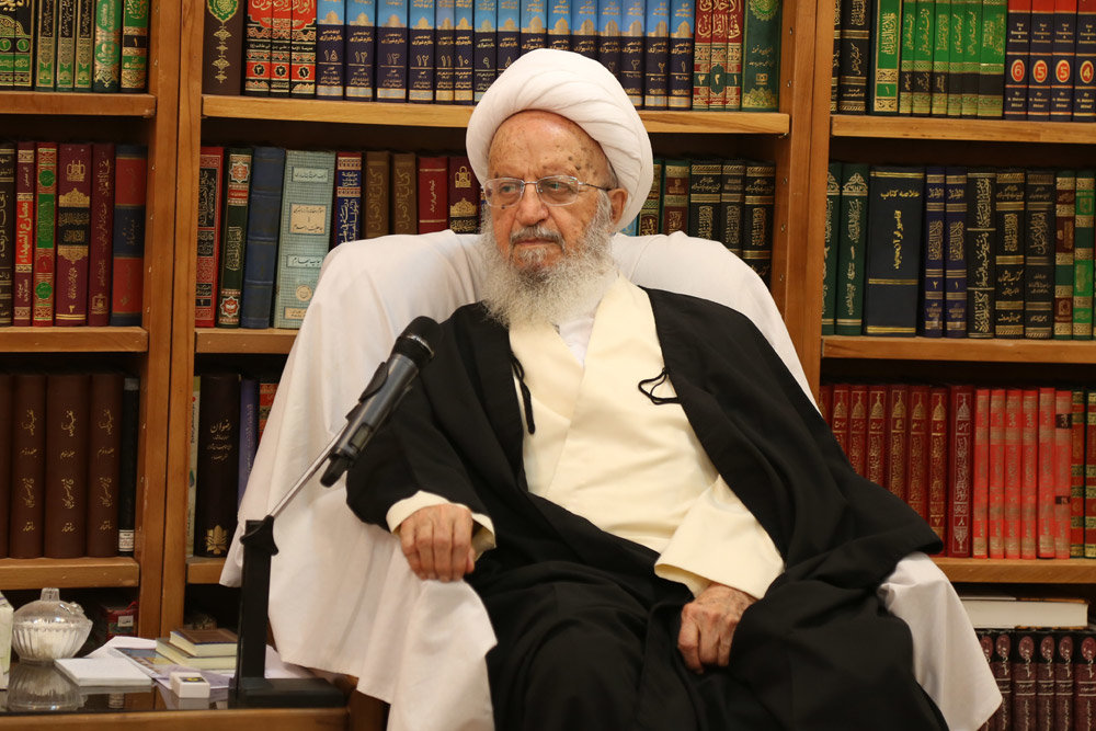 آیتالله مکارم: بانکها مردم را به خاک سیاه نشاندهاند آیتالله مکارم: بانکها مردم را به خاک سیاه نشاندهاند
