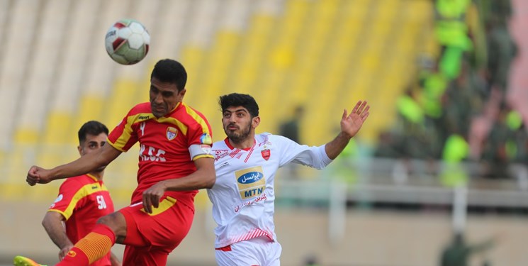 فولاد ٢ - پرسپولیس ١ فولاد ٢ - پرسپولیس ١
