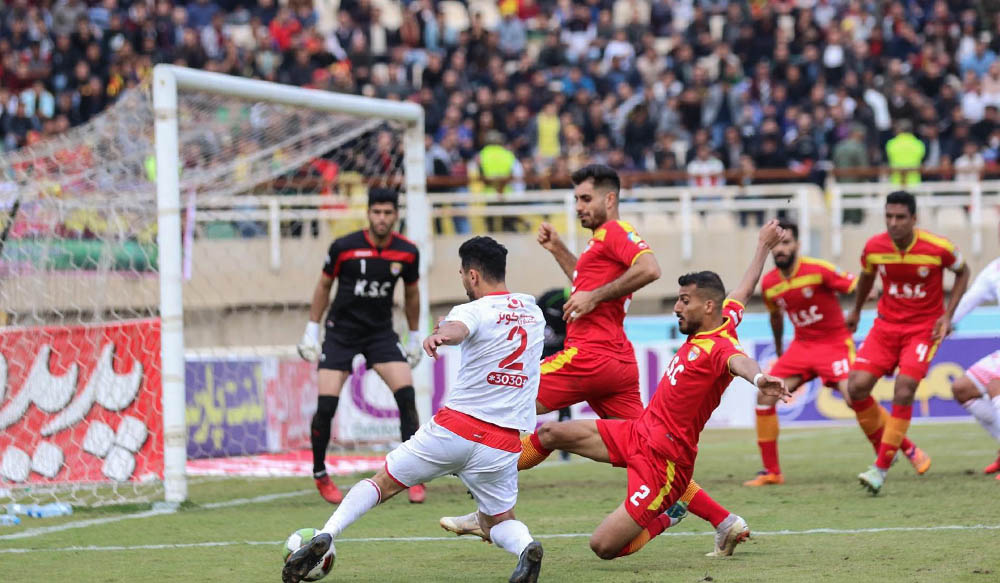در دیدار جنجالی پرسپولیس و فولاد چه گذشت؟ در دیدار جنجالی پرسپولیس و فولاد چه گذشت؟