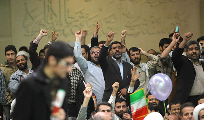 واکنشها به لغو سخنرانی لاریجانی در کرج/ بیم رییس مجلس از تکرار واقعه شش سال پیش؟ واکنشها به لغو سخنرانی لاریجانی در کرج/ بیم رییس مجلس از تکرار واقعه شش سال پیش؟