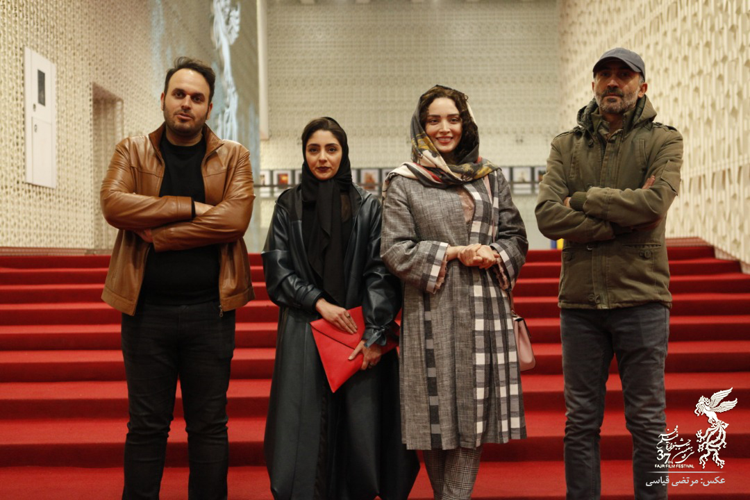 (تصاویر) بهنوش طباطبایی و هستی مهدوی‌فر در پردیس چارسو