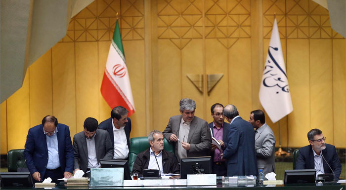 معنای سه مصوبه بودجه ای مجلس؛ نمایندگان تن به اصلاحات نمیدهند! معنای سه مصوبه بودجه ای مجلس؛ نمایندگان تن به اصلاحات نمیدهند!