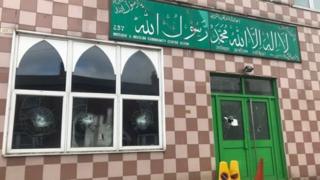حمله به ۵ مسجد در شهر «بیرمنگام» انگلیس حمله به ۵ مسجد در شهر «بیرمنگام» انگلیس