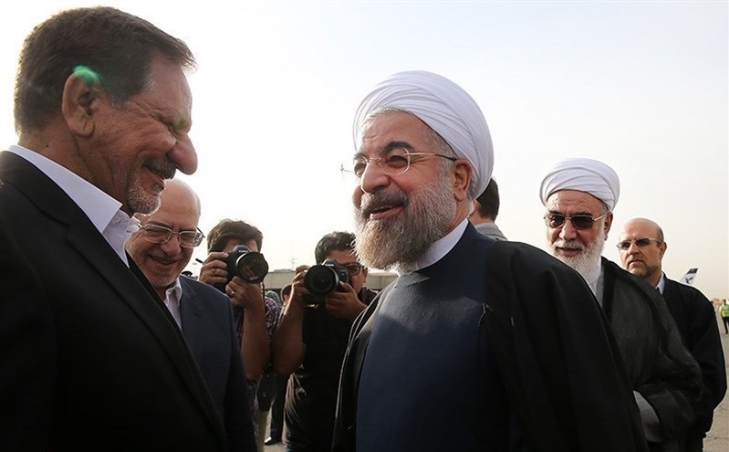 ناگفتههایی از دفتر روحانی؛ ساعتکار، کارتابل، جهانگیری و داماد عاطفی! ناگفتههایی از دفتر روحانی؛ ساعتکار، کارتابل، جهانگیری و داماد عاطفی!