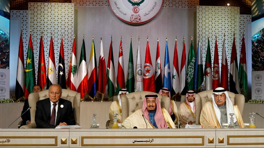 چرا امیر قطر در نشست سران اتحادیه عرب قهر کرد