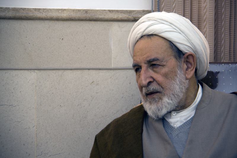 آیت‌الله یزدی: با بگیروببند دختران جوان، نمی‌شود آنها را تربیت کرد