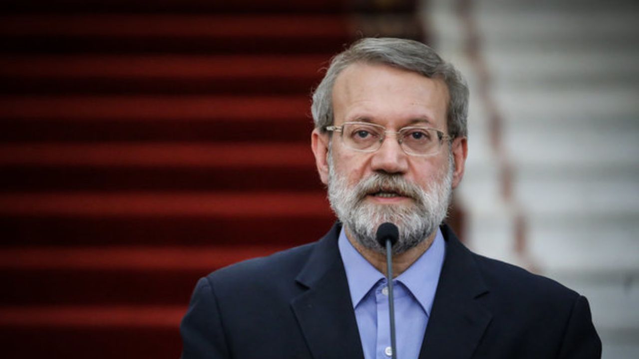 لاریجانی قانون بودجه سال ۹۸ را به رئیس جمهور ابلاغ کرد لاریجانی قانون بودجه سال ۹۸ را به رئیس جمهور ابلاغ کرد