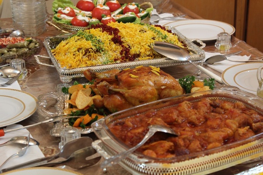 یک میهمانی کوچک خانوادگی چقدر آب میخورد؟ یک میهمانی کوچک خانوادگی چقدر آب میخورد؟