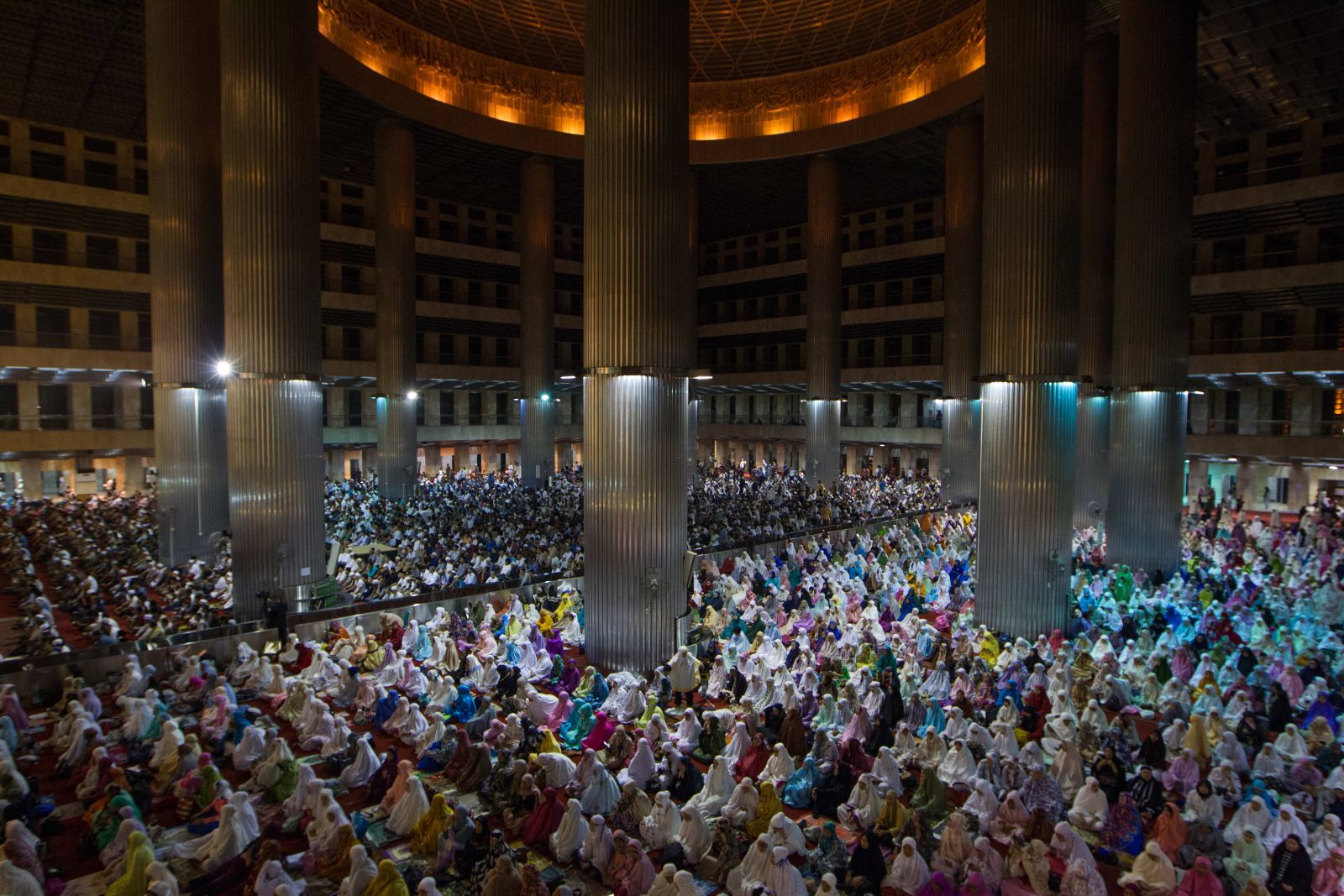 ( تصاویر) شروع ماه مبارک رمضان در سراسر جهان از قاب دوربین عکاسان