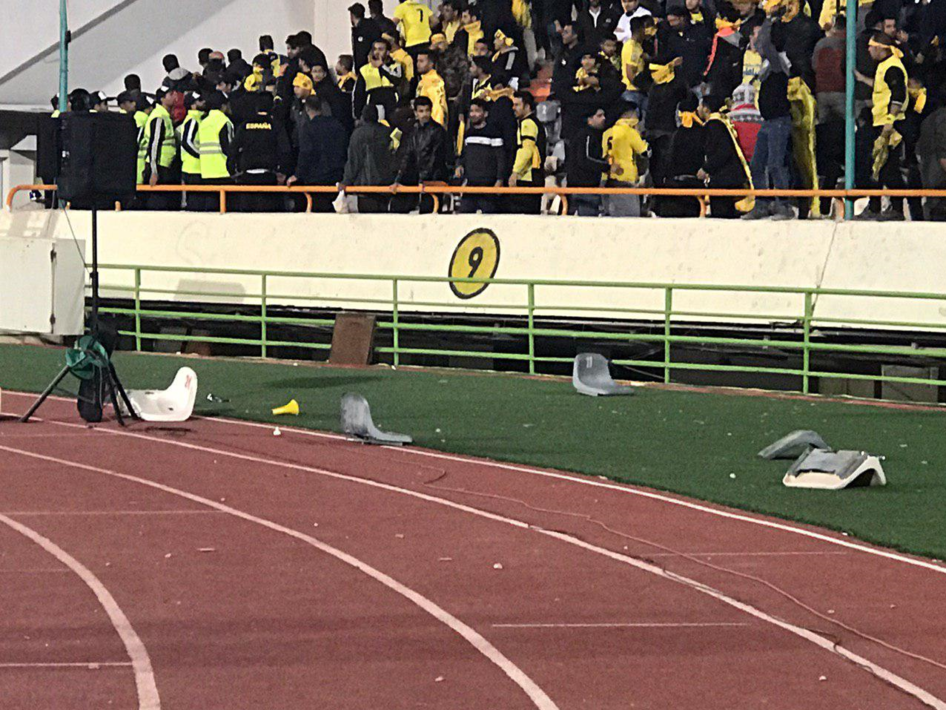 چرا دیدار سپاهان - پرسپولیس خونین شد؟