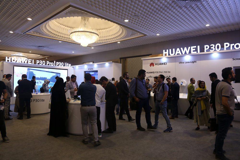 از گوشی‌های جدید سری Huawei P با حضور اهالی رسانه رونمایی شد