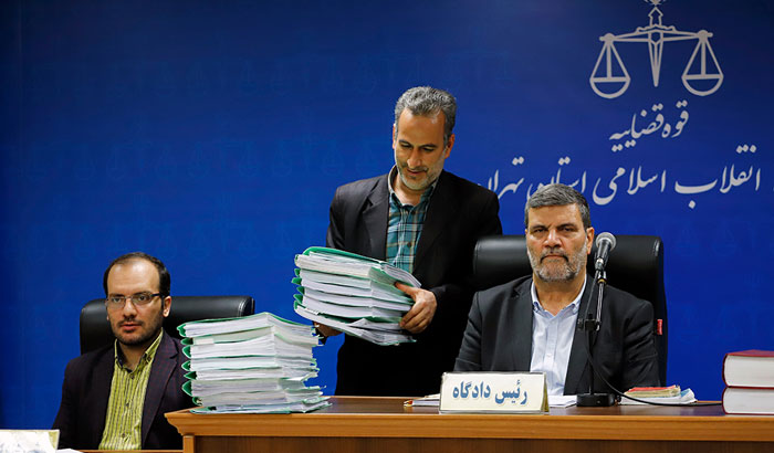 دادگاه فساد نفتی؛ علیرضا زیباحالت منفرد مرموز یا مظلوم؟! دادگاه فساد نفتی؛ علیرضا زیباحالت منفرد مرموز یا مظلوم؟!
