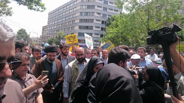 (تصویر) حضور فرزند رهبر انقلاب در راهپیمایی روز قدس