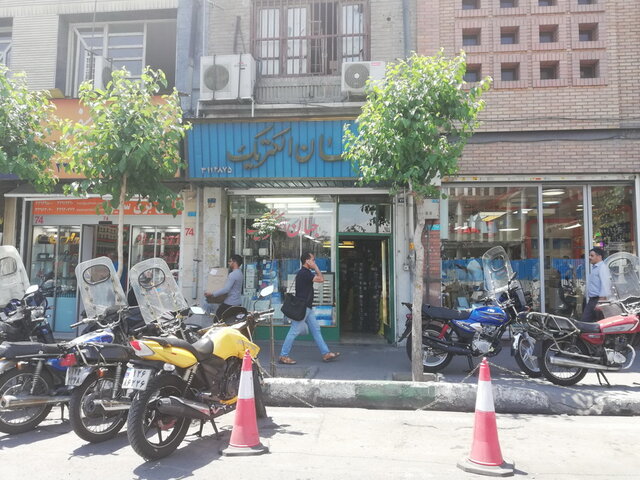 (تصاویر) ناگفتههایی درباره خیابان «لالهزار» (تصاویر) ناگفتههایی درباره خیابان «لالهزار»