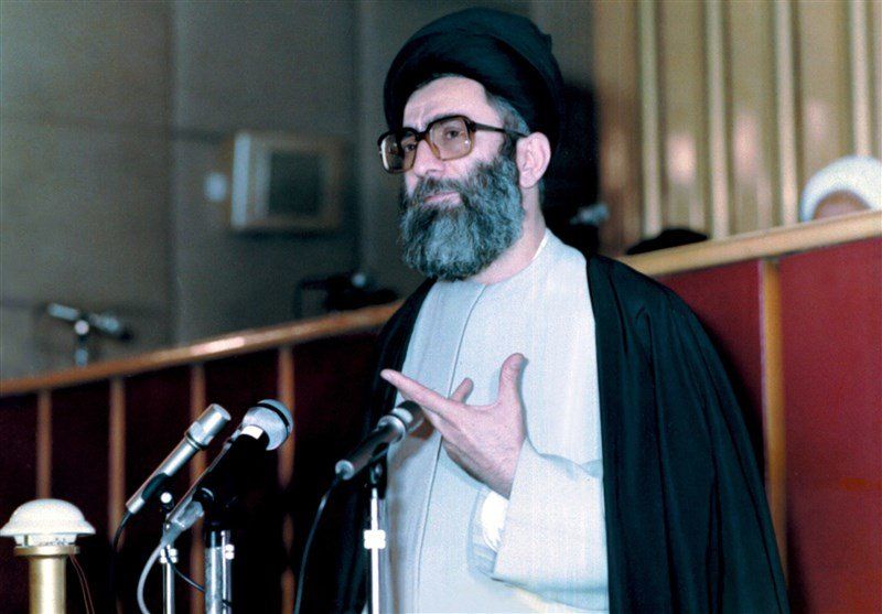 روایتهایی خواندنی از جلسه انتخاب آیتالله خامنهای به رهبری روایتهایی خواندنی از جلسه انتخاب آیتالله خامنهای به رهبری
