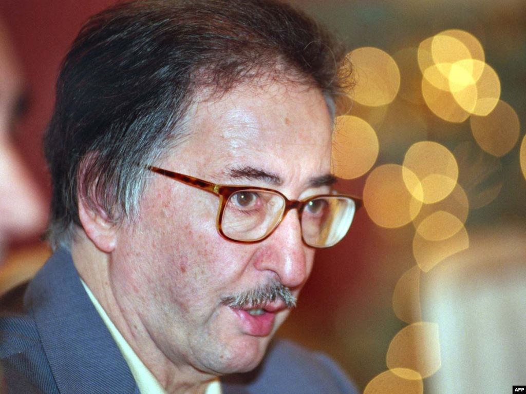 حسین شریعتمداری: بنیصدر عامل کددار سیآیای بود حسین شریعتمداری: بنیصدر عامل کددار سیآیای بود