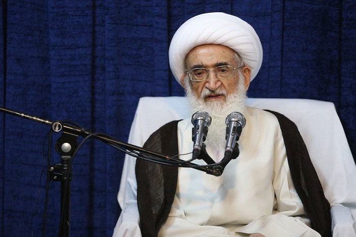 گفت‌وگوی تلفنی آیت‌الله نوری همدانی با آیات یزدی و آملی لاریجانی
