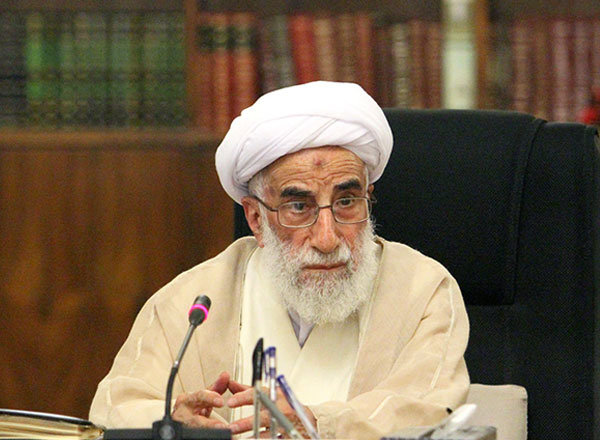نامه آیت الله جنتی درباره اختلاف آیت‌الله یزدی و آملی لاریجانی
