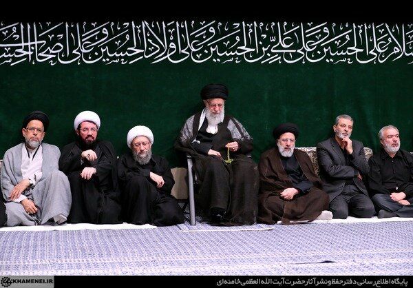 (عکس) روسای قدیم و جدید قوهقضائیه در کنار رهبرانقلاب (عکس) روسای قدیم و جدید قوهقضائیه در کنار رهبرانقلاب