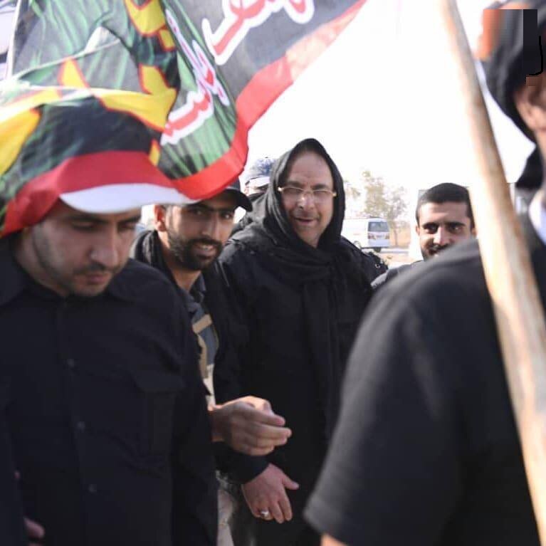 (تصاویر) حرکت جالب قالیباف در راهپیمایی اربعین