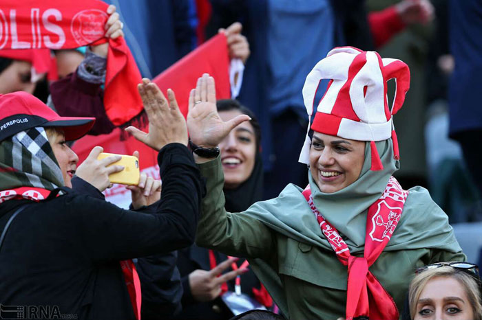 حضور زنان در ورزشگاه؛ واکنش‌ها به یک اتفاق تاریخی