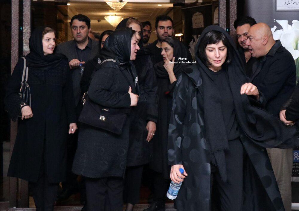 (عکس) لیلا حاتمی در مراسم یادبود مظاهر مصفا (عکس) لیلا حاتمی در مراسم یادبود مظاهر مصفا
