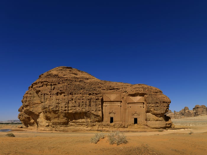 گردشگران غربی در عربستان چه میکنند؟ گردشگران غربی در عربستان چه میکنند؟