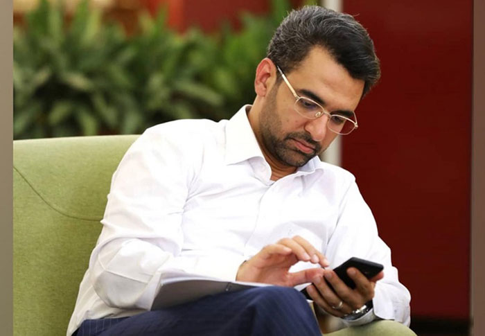 تنگنای توئیتری آشنا و آذری جهرمی