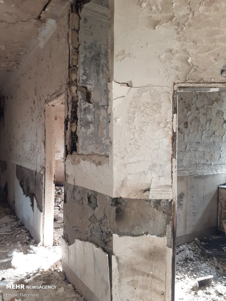 (تصاویر) نابودی ۱۳هزار جلد کتاب در آتش آشوب طلبان