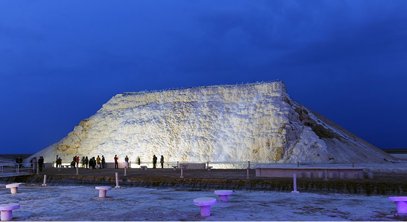 سفر به آبشار نمک خور؛ یلدای نمکین در دل طبیعت بکر